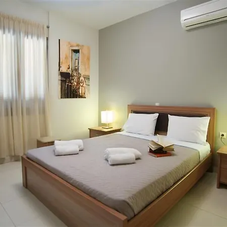 G.living 365 アパート Agia Efimia