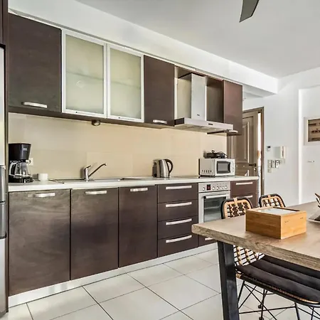 G.living 365 * Ajía Effimía