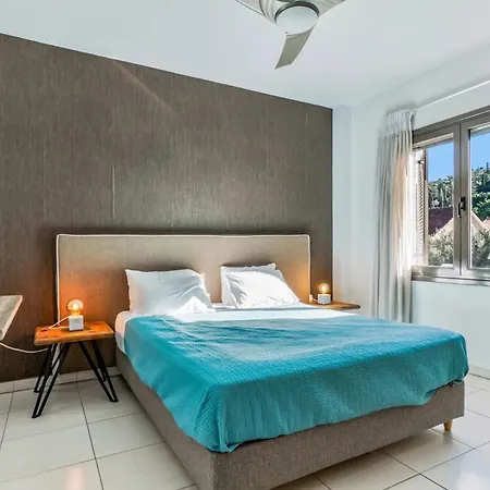 G.living 365 Ajía Effimía
