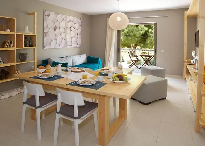 吉利365公寓酒店 Agia Efimia