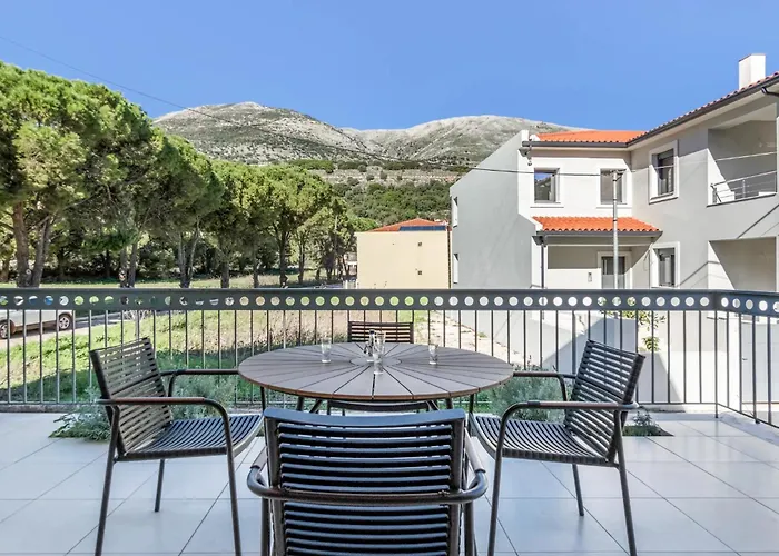 吉利365公寓酒店 *