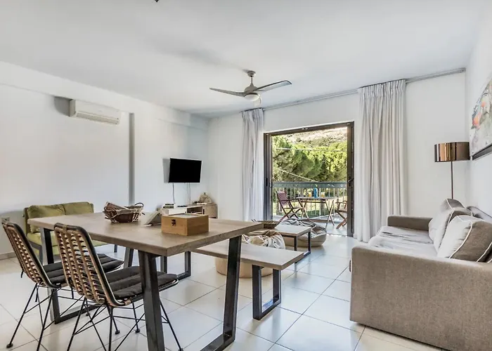 吉利365公寓酒店 *